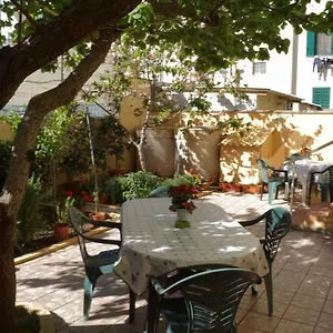 Bed & Breakfast Hibiscus, Alghero